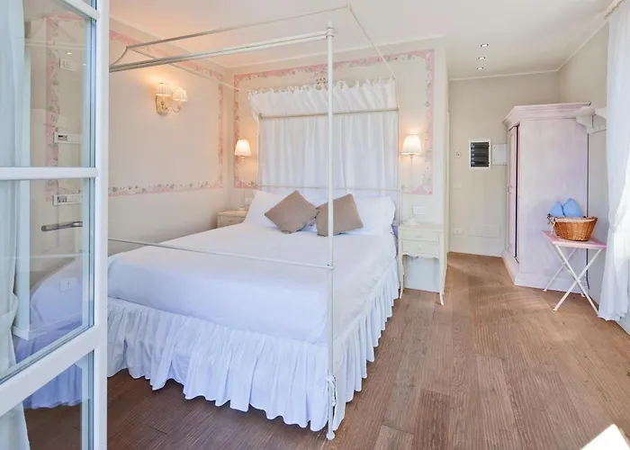 Hotel Aurora 3*