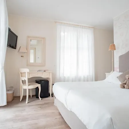 Aurora Hotel Lezzeno