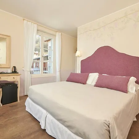 Aurora Hotel 3*