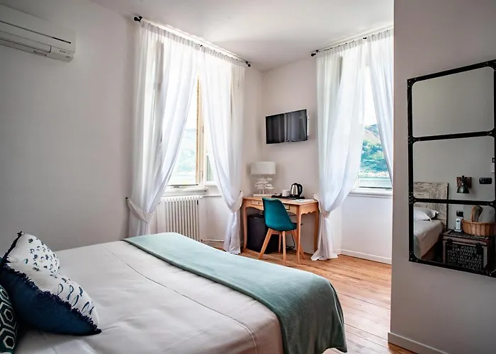 Aurora Отель Лезено