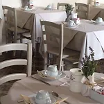 Отель Aurora 3*