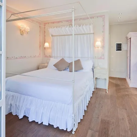 Hotel Aurora 3*