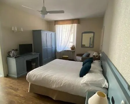 Aurora Hotel 3*