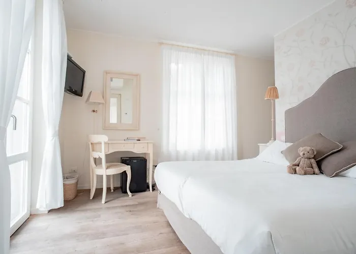 Aurora Hotel Lezzeno