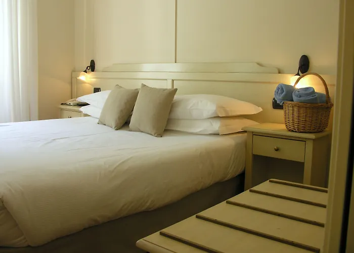 Hotel Aurora Lezzeno